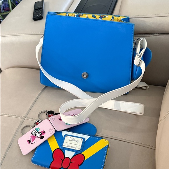 Loungefly Donald Duck Crossbody Bag - Blue, White, Yellow - Picture 8 of 8